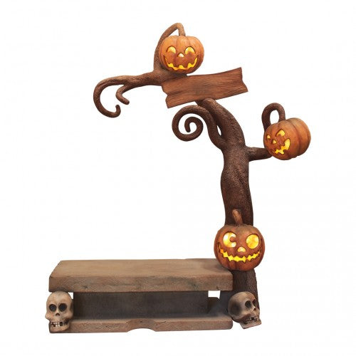 7.5' Pumkin Tree with Skeleton Heads Bench