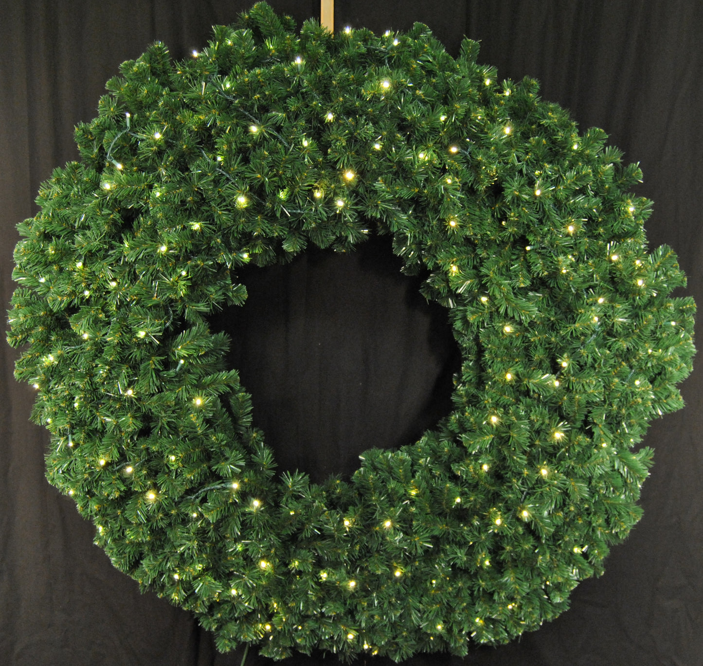 5' Sequoia Wreath with Warm White LED Lights