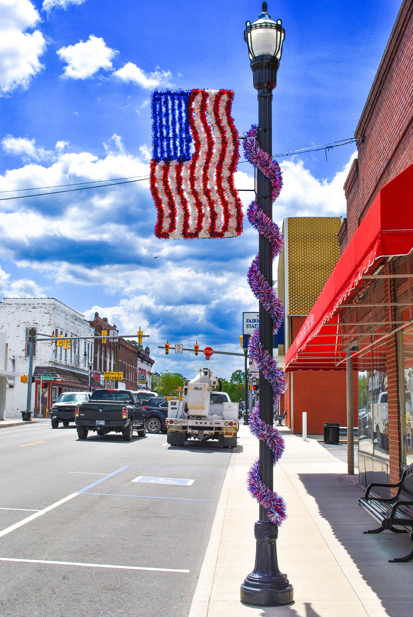 5' Hanging Flag With Garland Pole Mount