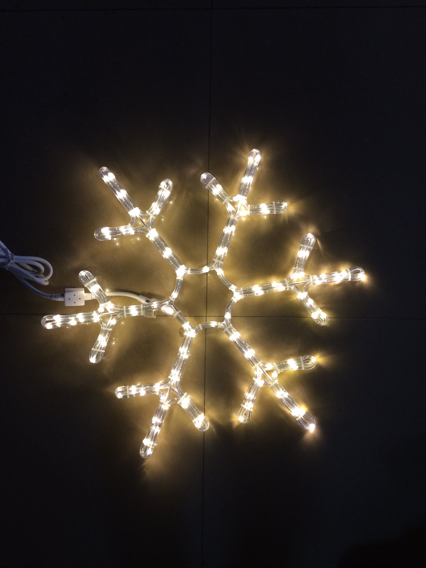 Warm White 18" Rope-lit Snowflake